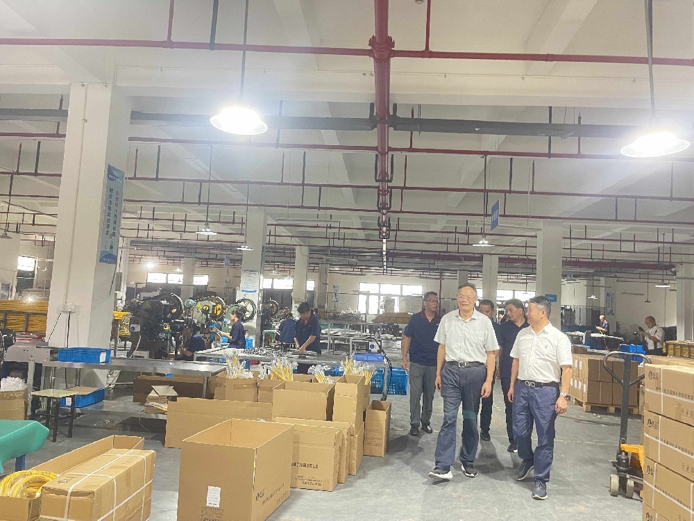 寧波市原副市長張明華，寧波原城管局副局長羅近林等赴索立管業(yè)公司參觀考察